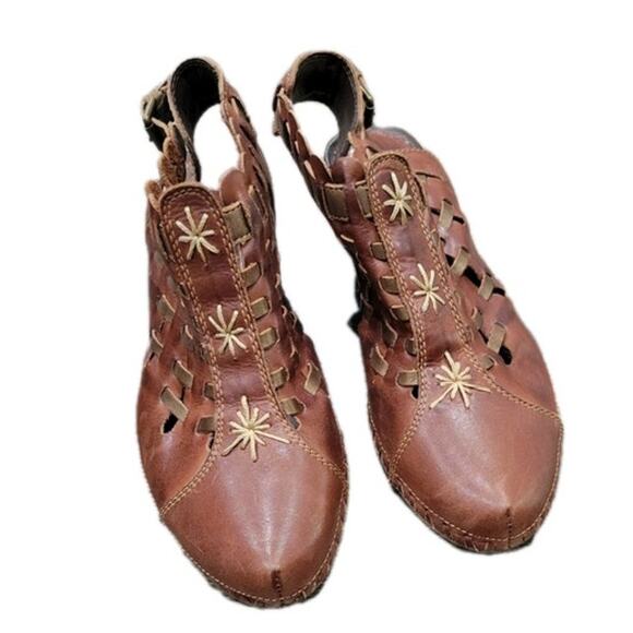 PIKOLINOS Brown Woven Sandals - Picture 7 of 8